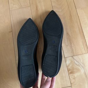 Like new Rothy’s Point size 8, black